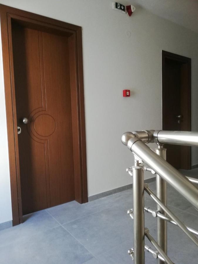 נאוס מרמרס Underground Room מראה חיצוני תמונה